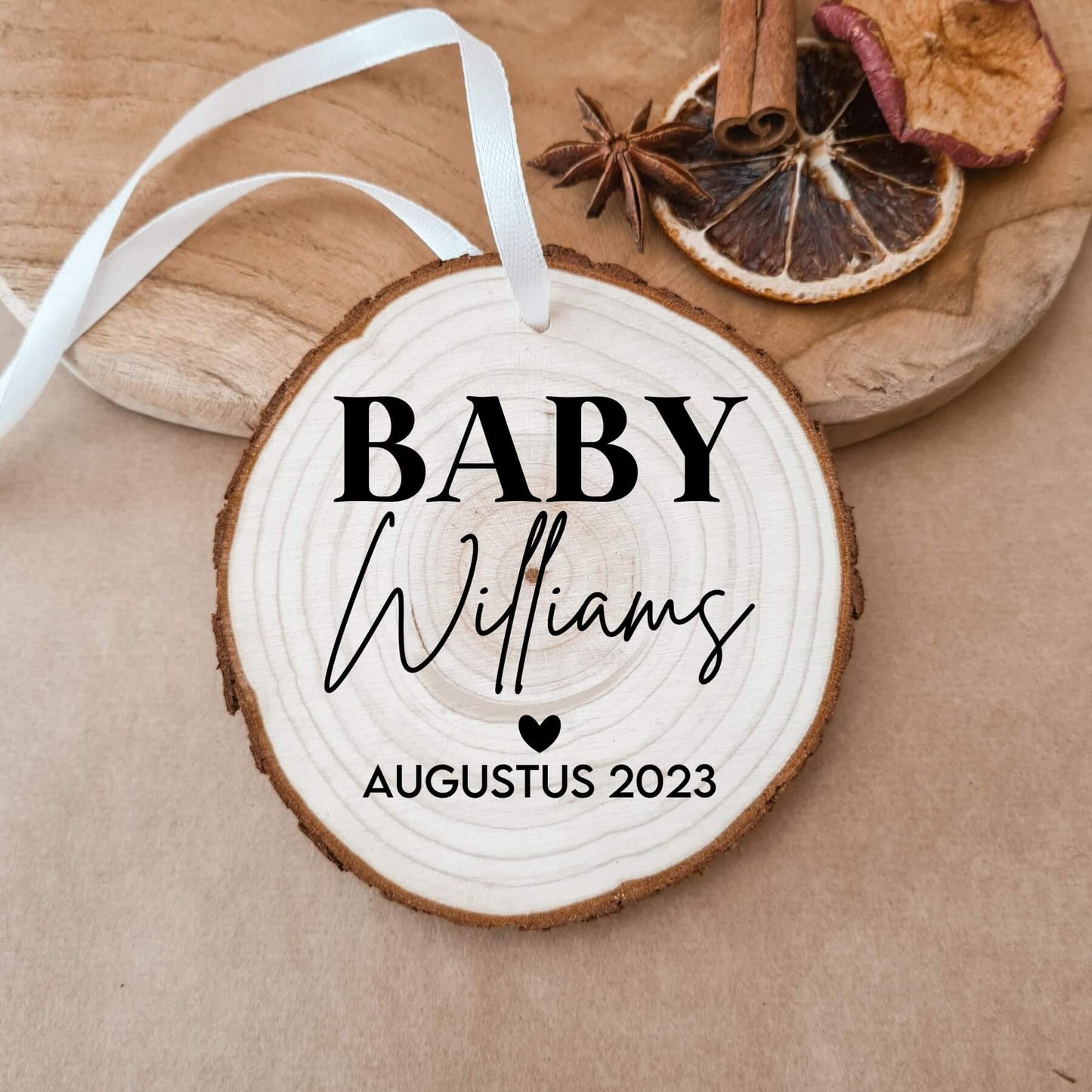 Zwangerschapsaankondiging | Houten Kerstbal | Baby "Achternaam"