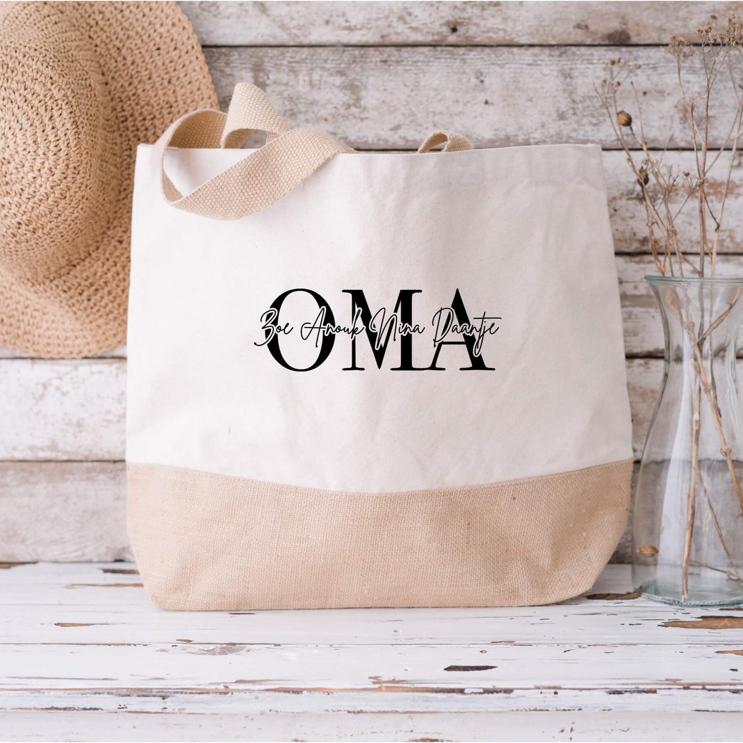 jute tas met oma met daarin de namen van de kleinkinderen