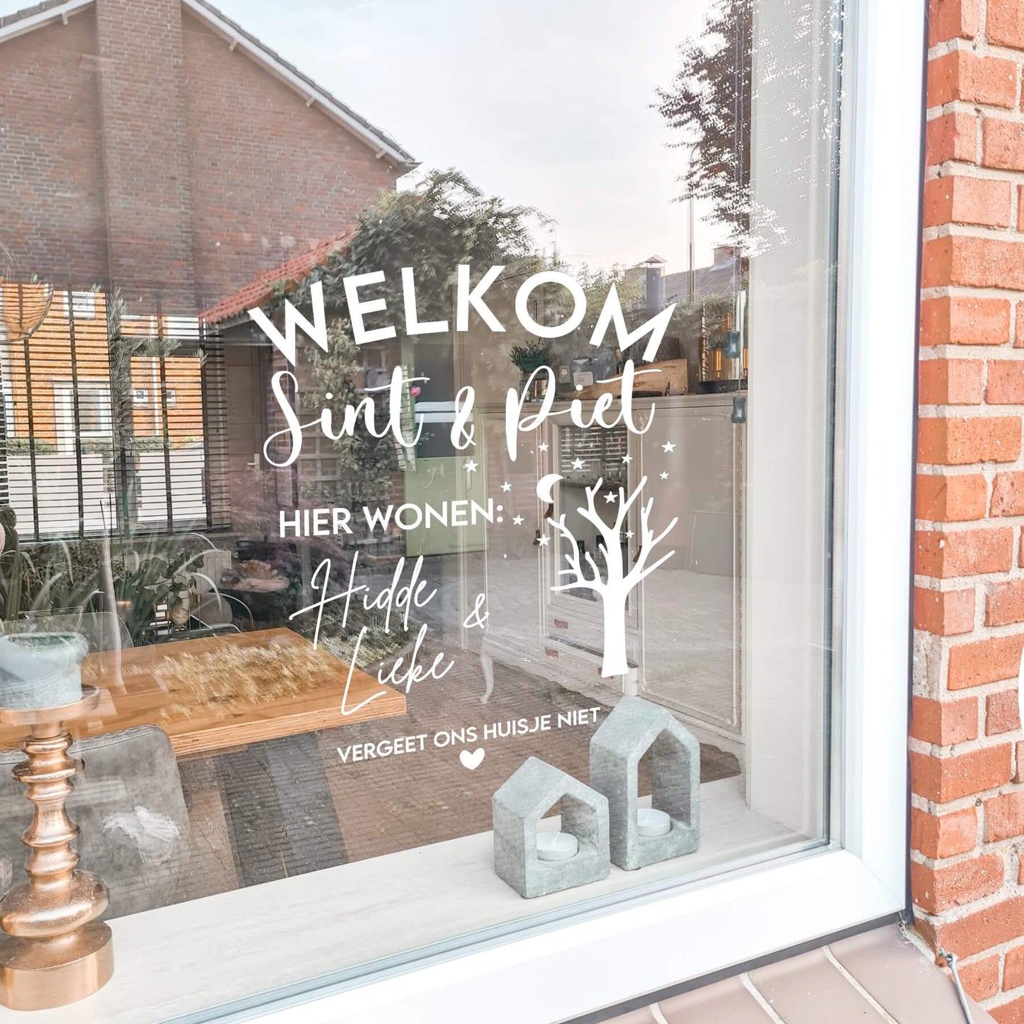 raamsticker sinterklaas welkom sint en piet met naam vergeet ons huisje niet
