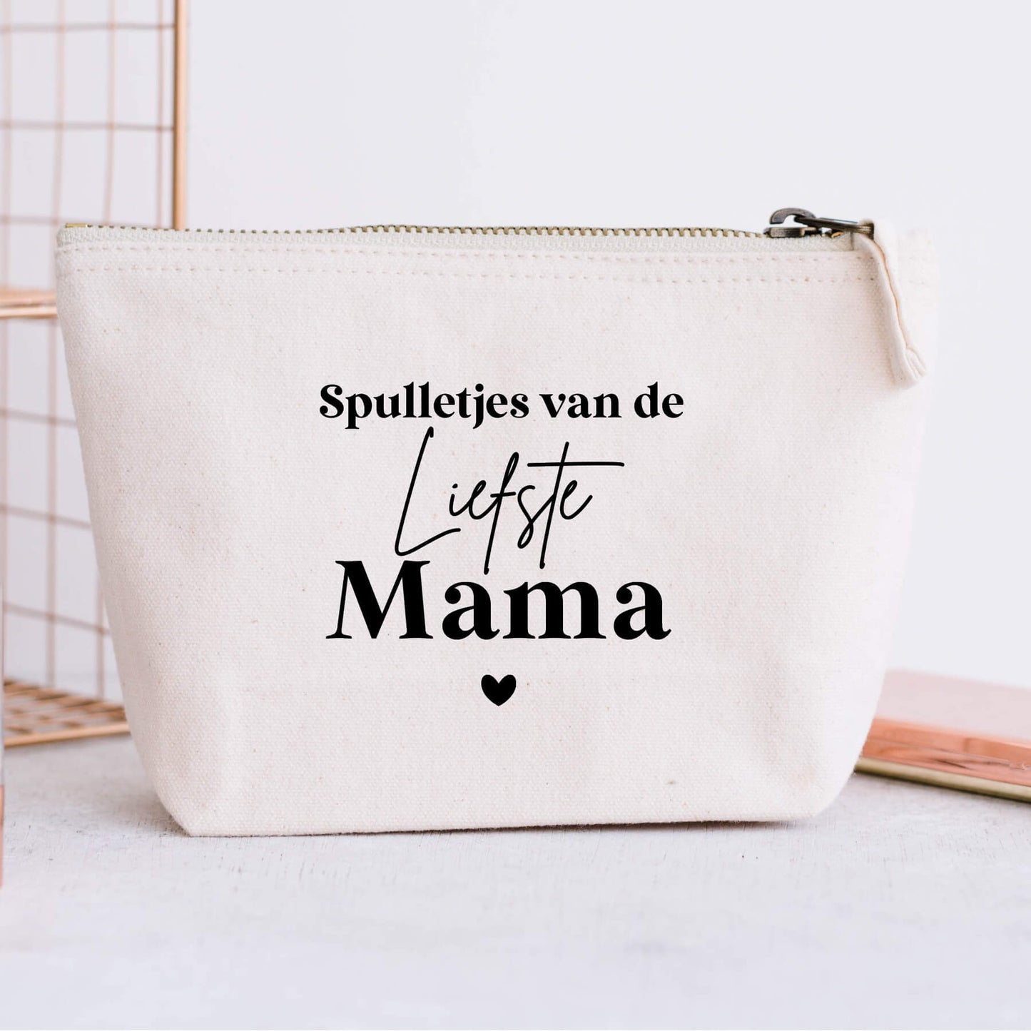 toilettas met de spulletjes van de liefste mama