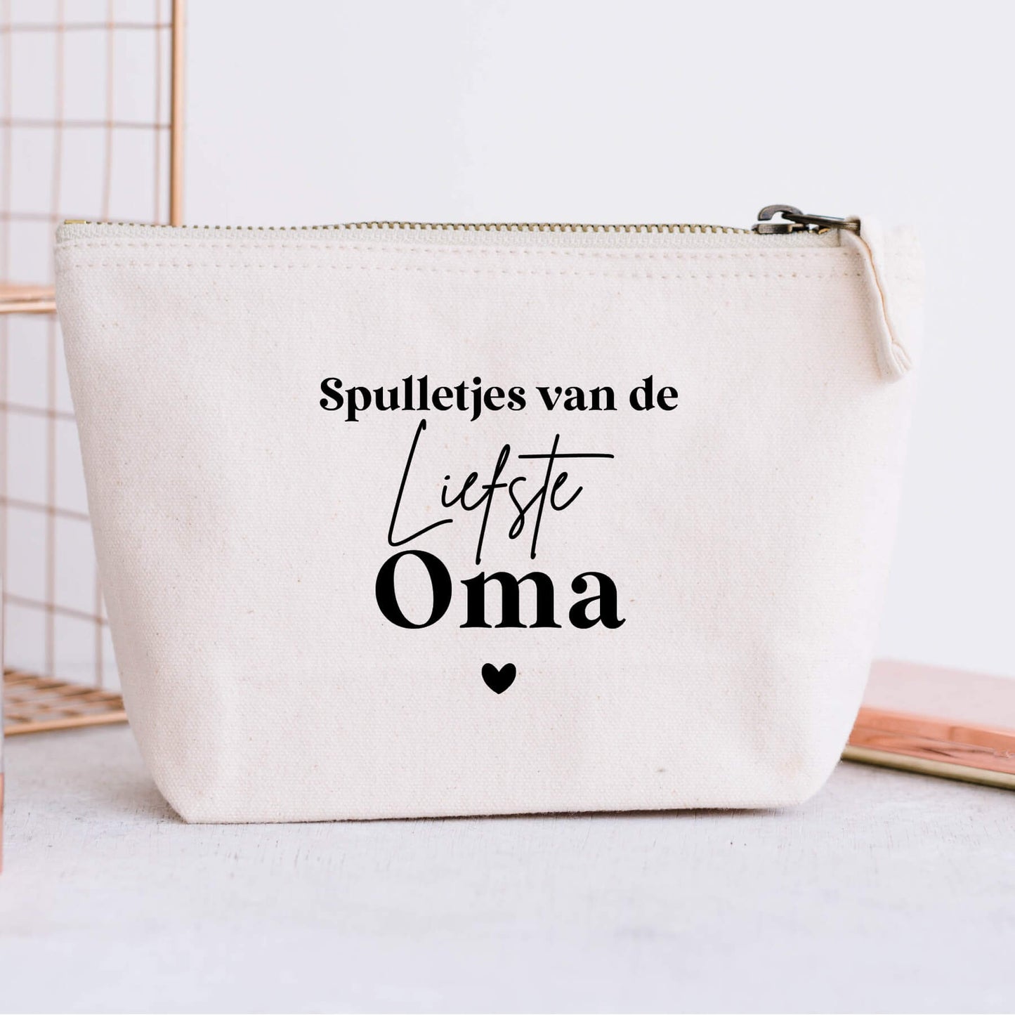 toilettas met de spulletjes van de liefste oma