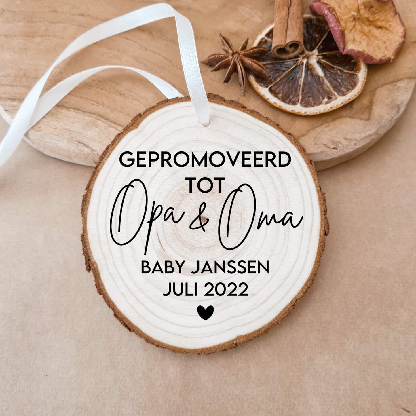 houten kerstbal zwangerschapsaankondiging gepromoveerd tot opa & oma