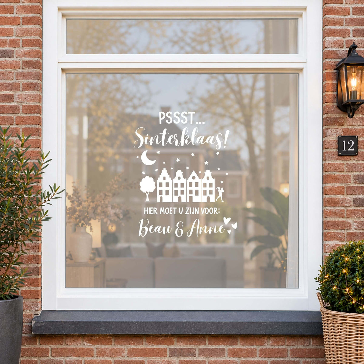 Witte Sinterklaas raamsticker Pssst Sinterklaas met eigen naam op het raam