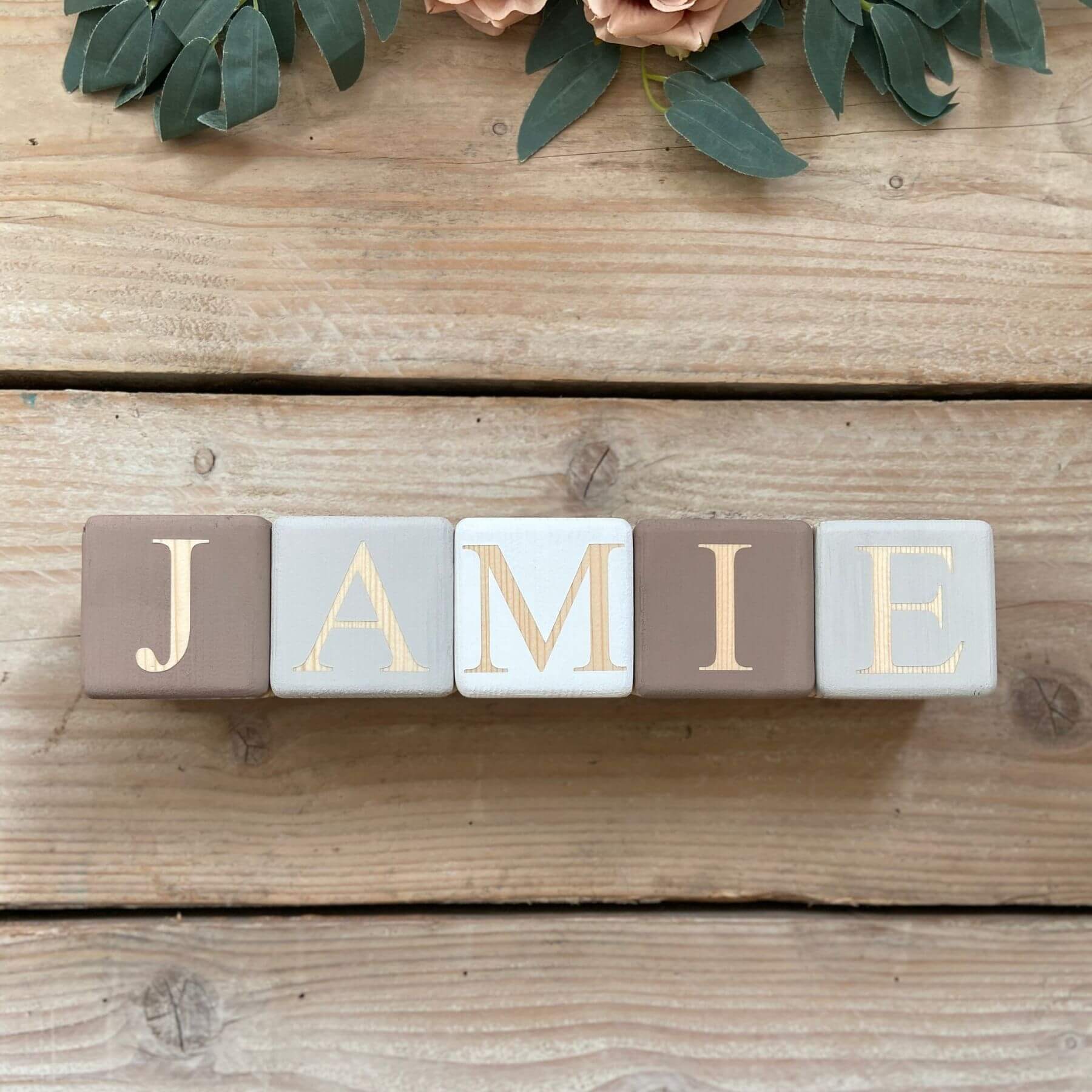 handgemaakte houten naamblokken 5 letters